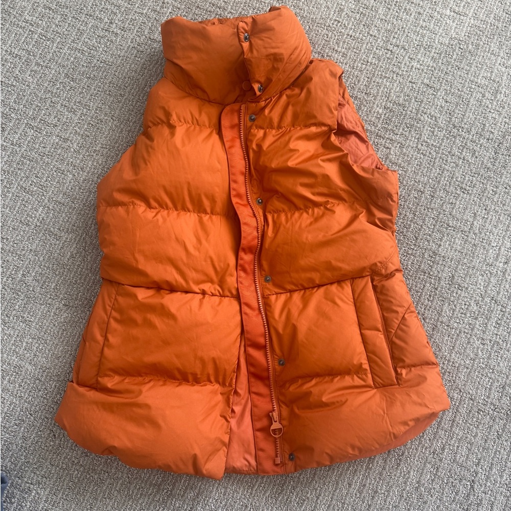 Athleta Tangerine Puffer Vest